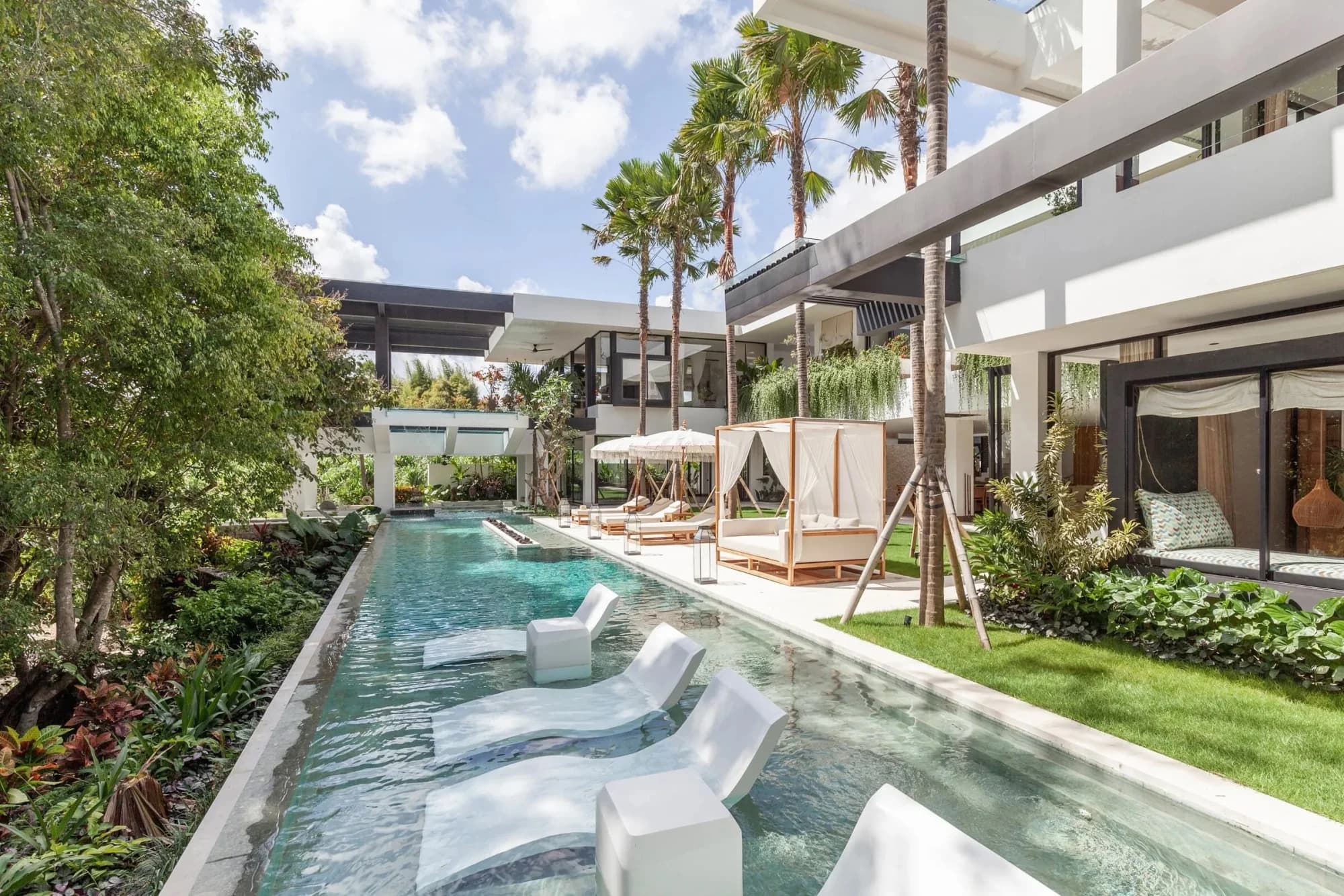 The pool and main living wing at Zeno Arete, the STANDFAST host venue in Bali